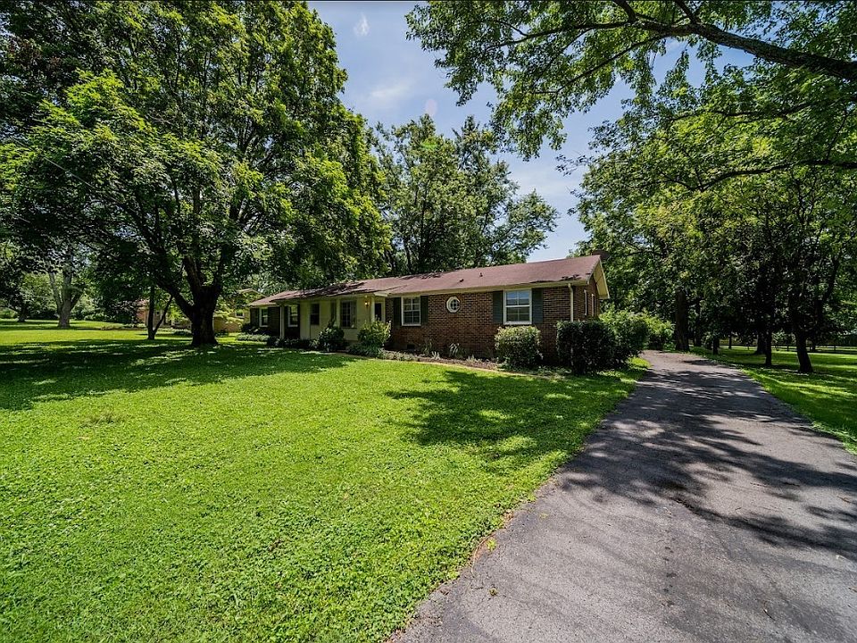 1st image of 114 East Dr