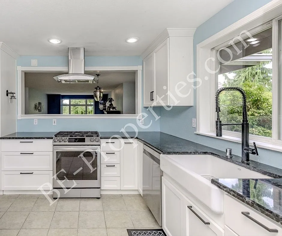 3 bed, 2249 sqft, $3,950 — Photo 3