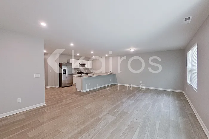 4 bed, 2.0 bath, 1601 sqft, $1,825 — Photo 3