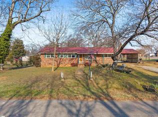 3 Durham Dr, Williamston, SC 29697