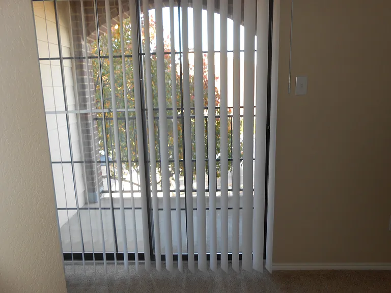Hulen Heights Apartments — Photo 12