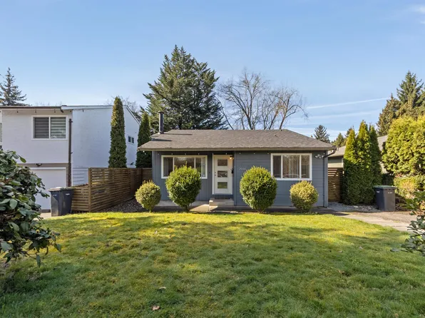 2974 Fleming Ave, Coquitlam, BC V3C 4S3