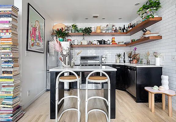 2nd image of 68 Green St APT 3B