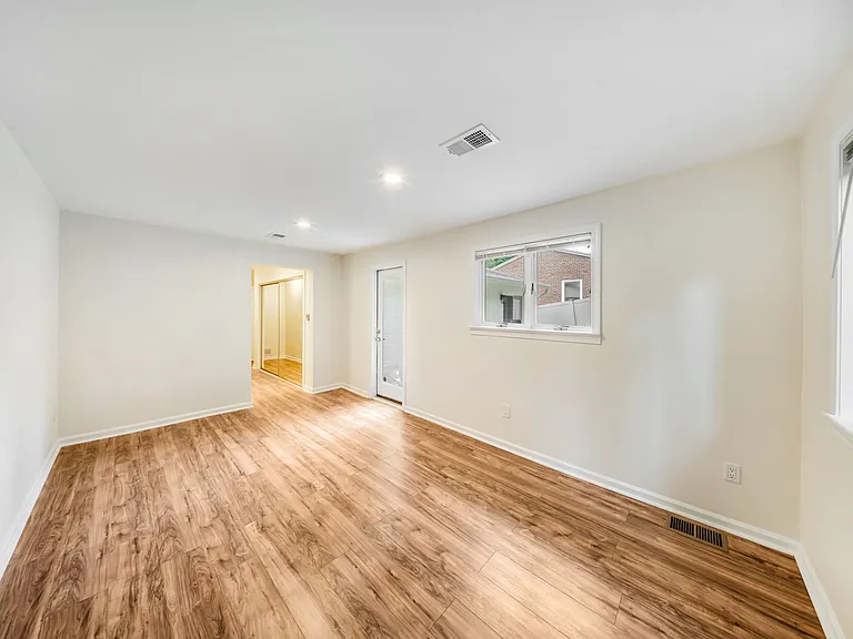2933 Arizona Ave NW — Photo 23