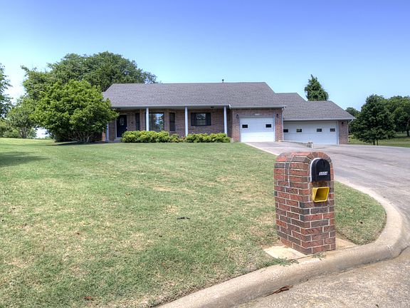 2nd image of 3004 Back 9 Dr