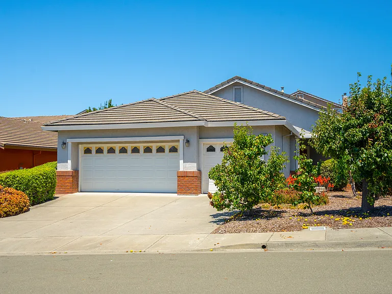 6295 Pebble Beach Dr — Photo 2