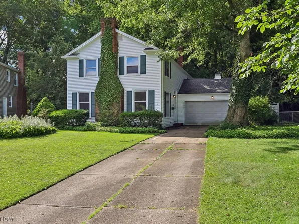 22981 Stoneybrook Dr, North Olmsted, OH 44070