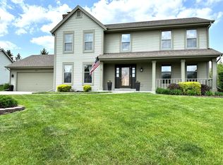 1244 Fox River Ct, Mukwonago, WI 53149