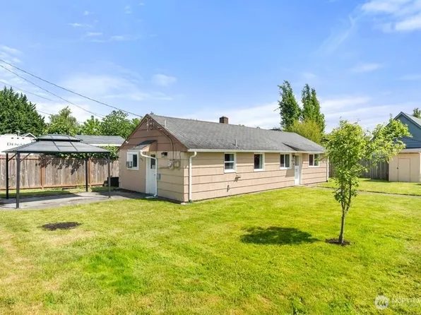 805 1/2 4TH Avenue SW, Puyallup, WA 98371