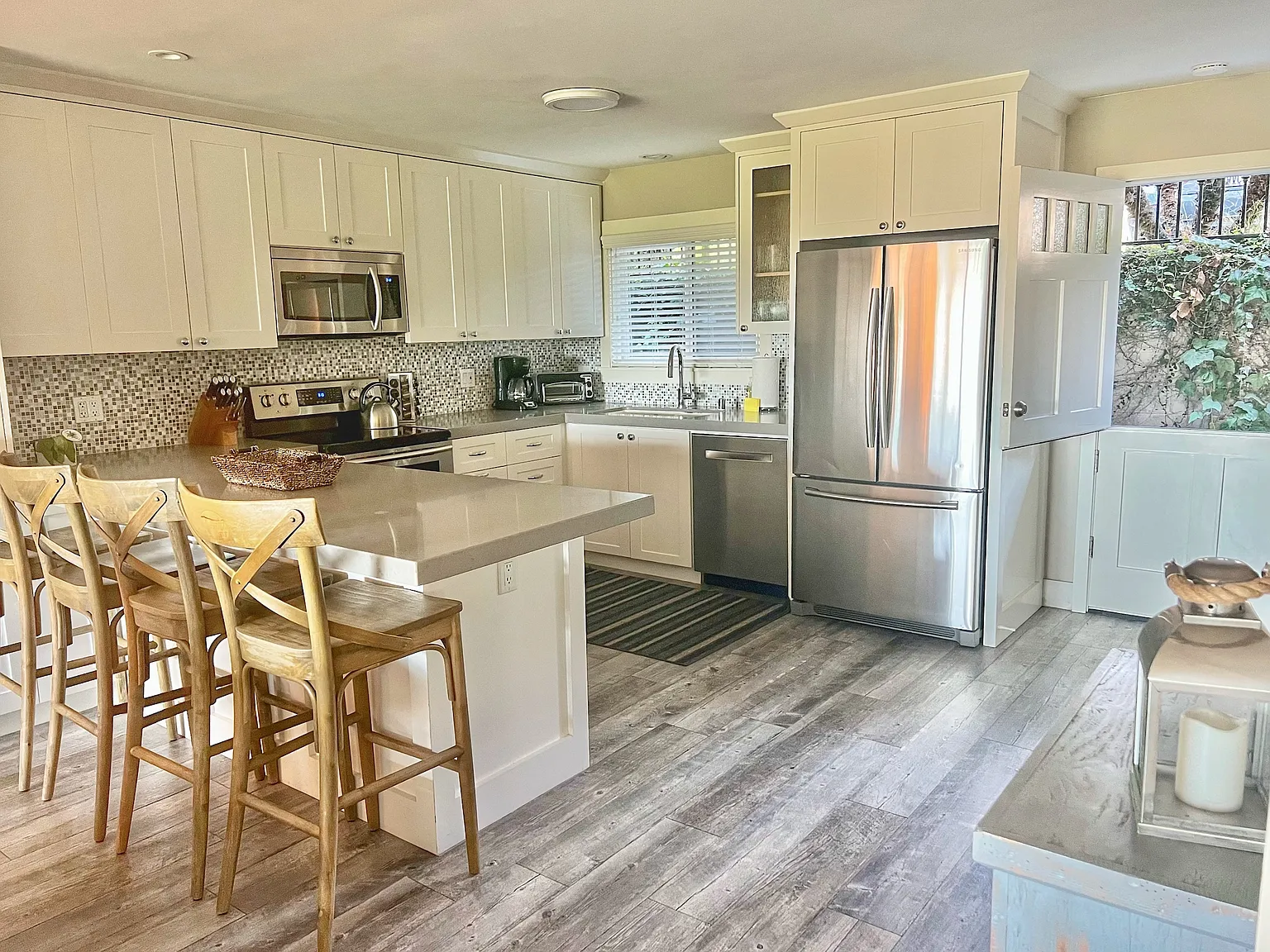 2 bed, 1100 sqft, $6,500 — Photo 2
