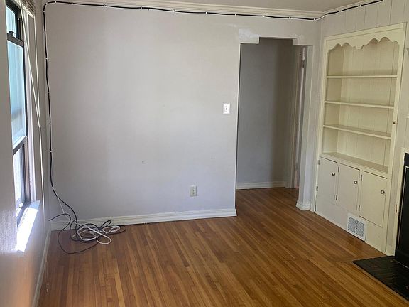 5th image of 1125 NE Lybecker Rd