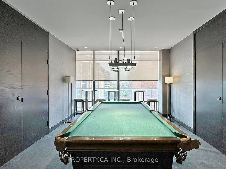 21 Scollard St #406 — Photo 34