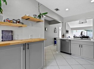 12875 Spinnaker Ln, Wellington, FL 33414