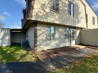 8 King Henry Cir, Rosedale, MD 21237