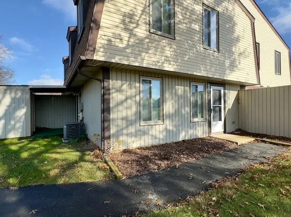 8 King Henry Cir, Rosedale, MD 21237