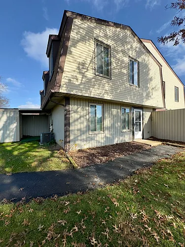 8 King Henry Cir Photo 1