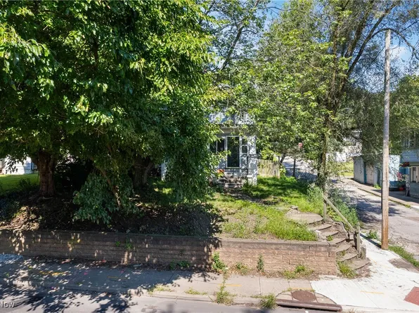 736 Wooster Rd N, Barberton, OH 44203