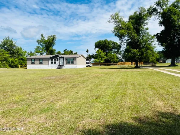 4899 Davis Dr, Marianna, FL 32446