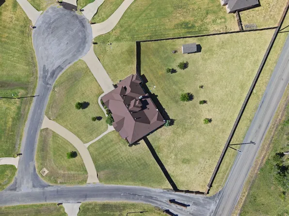 102 Brock Ct, Millsap, TX 76066
