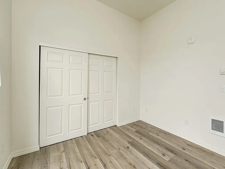 2713 E Evergreen Blvd #202 — Photo 15