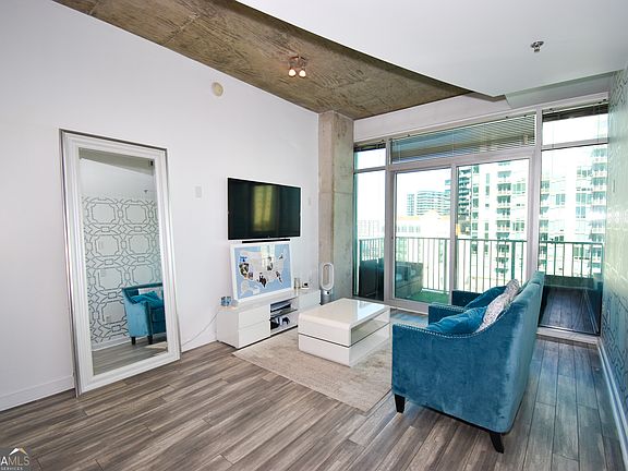 3rd image of 250 Pharr Rd #1103