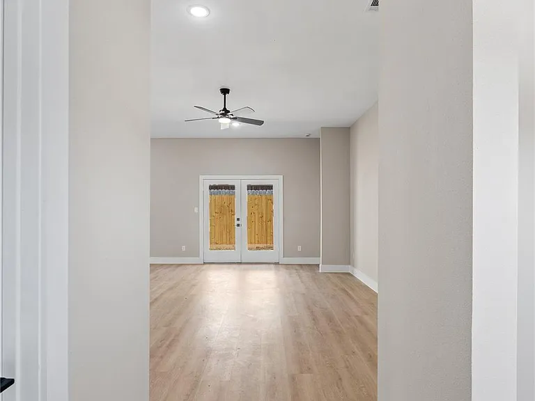 2618 Liguria Ln — Photo 3
