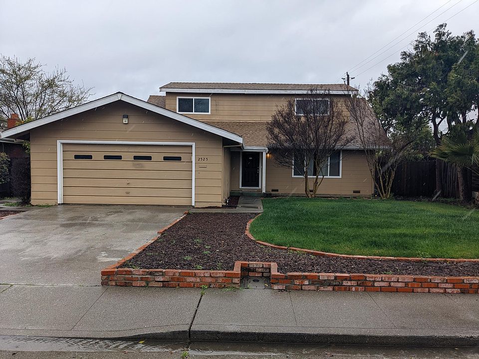1st image of 2525 Heather Dr