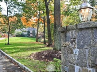 72 Random Farms Dr, Chappaqua, NY 10514