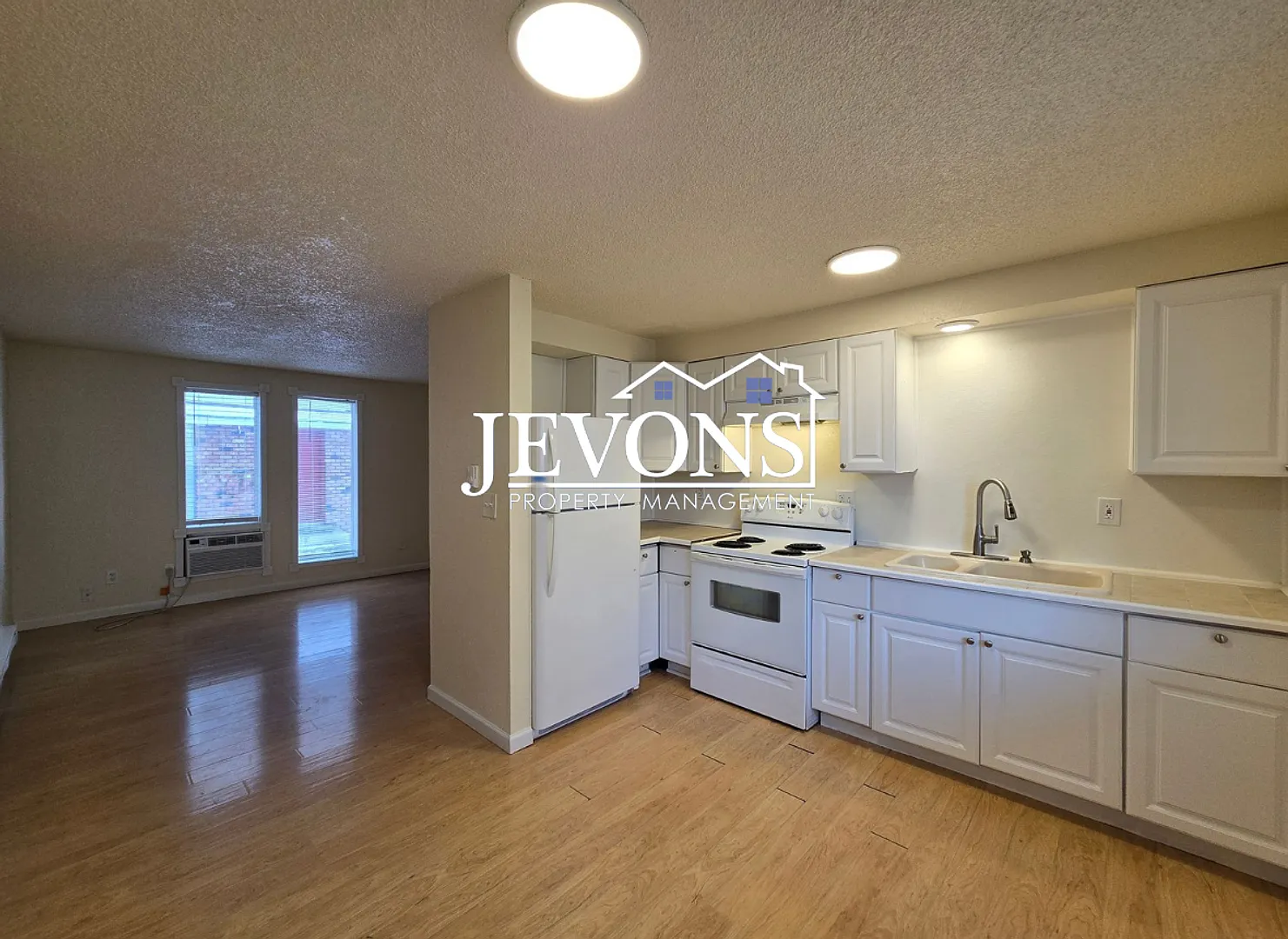 1117 Willow St Yakima, WA 98902 — Photo 1