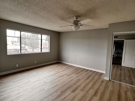 4th image of 2220 W Victory Blvd APT 201