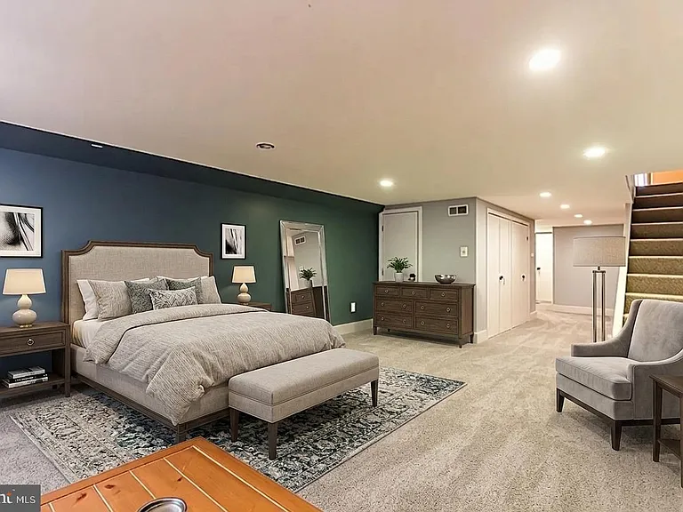 814 S Clinton St — Photo 27