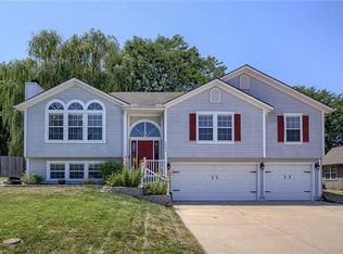 4432 SW Rivulet Dr, Lees Summit, MO 64082