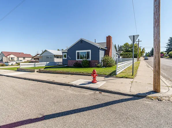 237 5th Ave SE, Cut Bank, MT 59427
