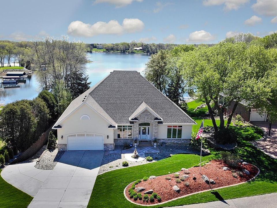 1st image of 876 Stonebrooke Dr