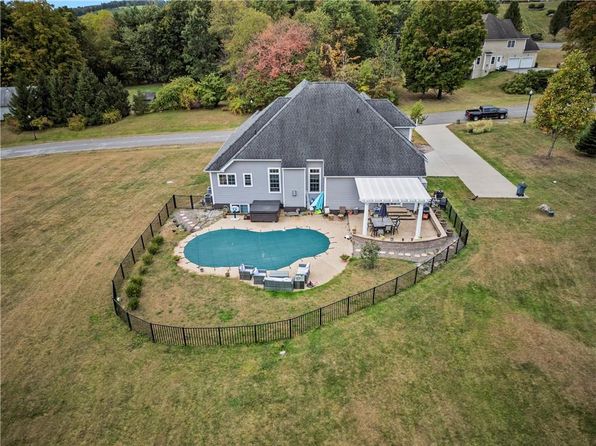 2 Fieldstone Court, Highland, NY 12528