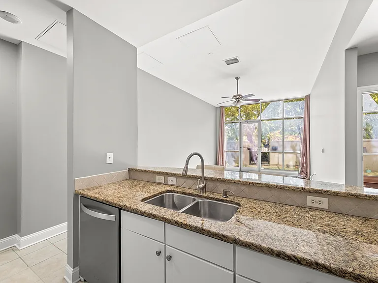 655 S Riverside Dr #104 — Photo 19