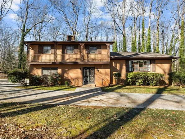 814 Woodland Dr, Siler City, NC 27344