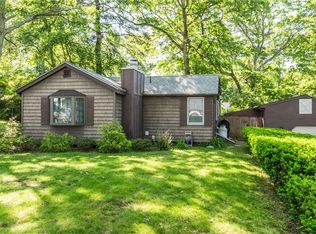 16 Seneca St, Coventry, RI 02816