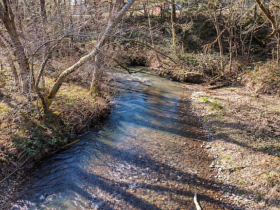 3rd image of 1954 Yeust Rd