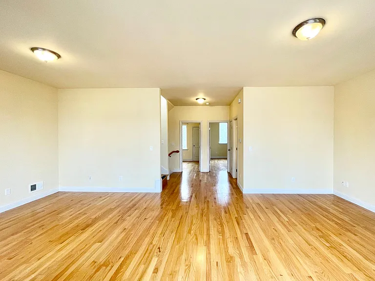 405 Lisbon St — Photo 24