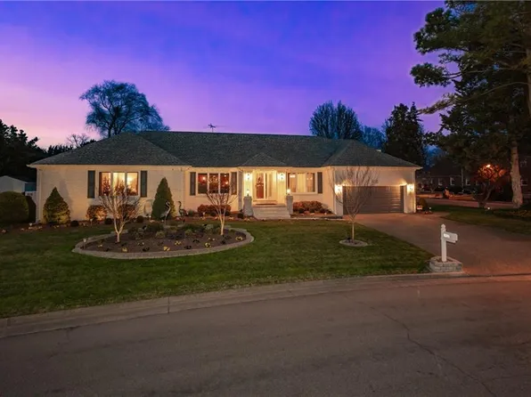 1932 Foxs Lair Trl, Norfolk, VA 23518