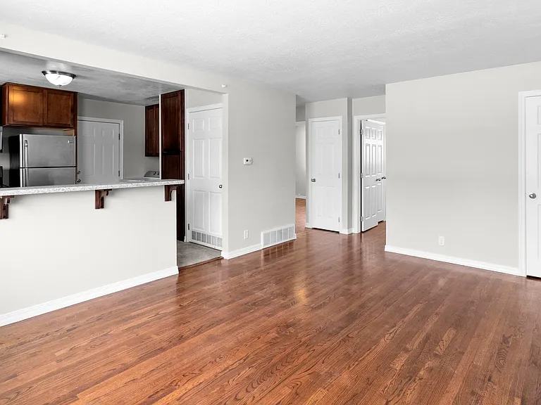 4264 S 1100 E — Photo 9