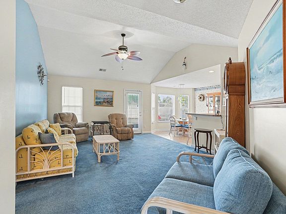 5th image of 504 Whitebark St.