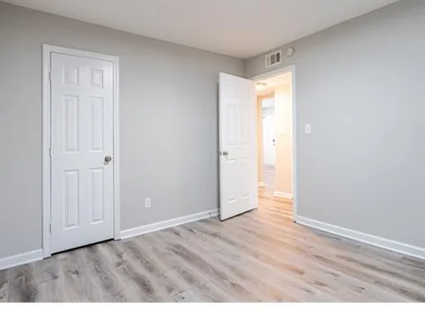 740 Mozley Dr SE 4-unit B-1, Smyrna, GA 30080