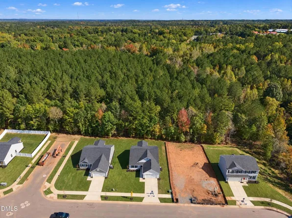 105 Bangor Trl, Sanford, NC 27330