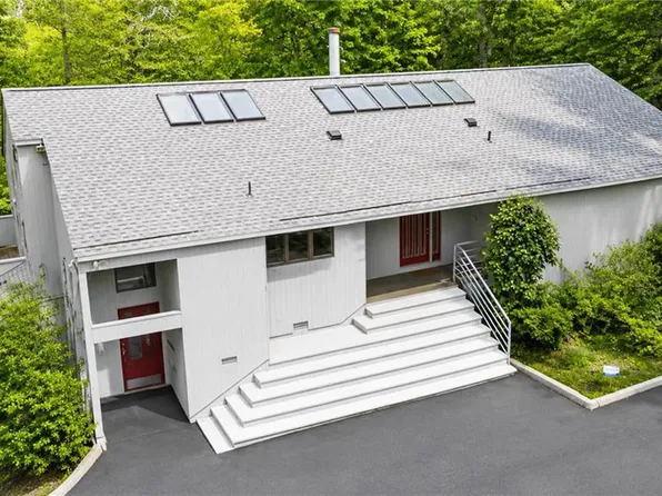 6617 Pocahontas Ln, Hayes, VA 23072