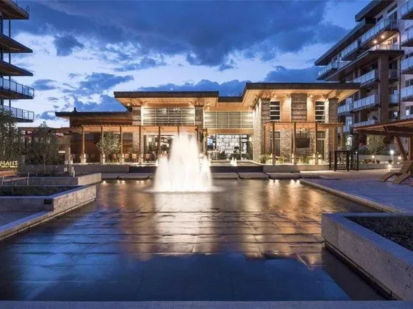 122 S Mahogany Ctr SE #403, Calgary, AB T3M 2Y1