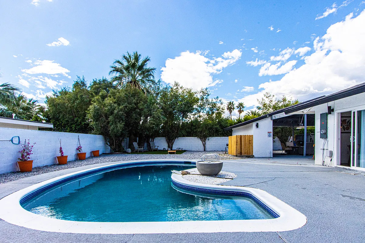 Big Back Yard with Beautiful Pool - 2482 N Avenida Caballeros