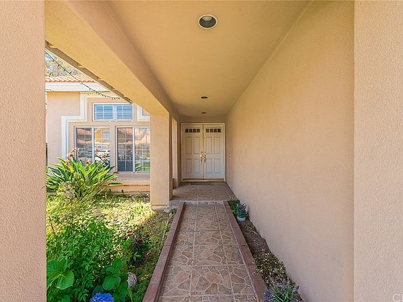 4th image of 22577 Westlake Dr