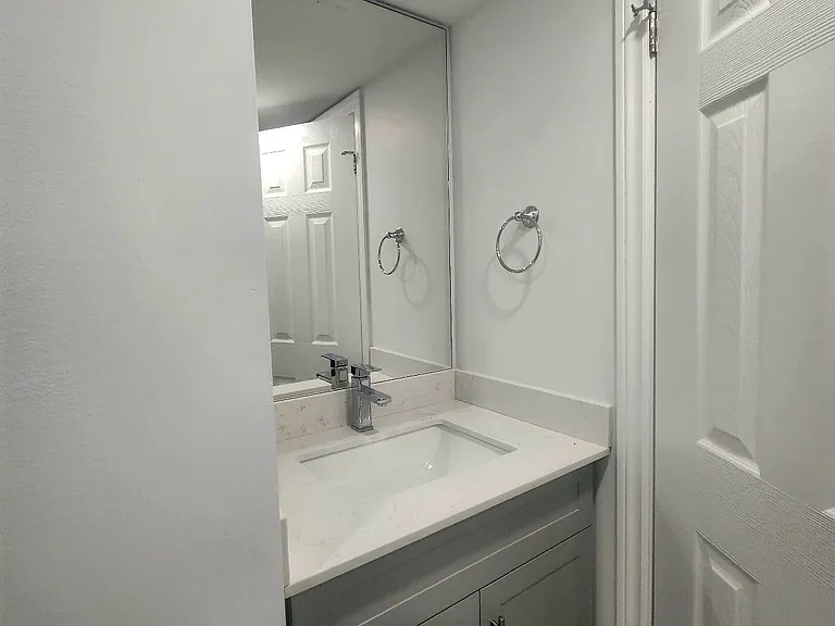 7 Beechwood Dr #LOWER — Photo 6